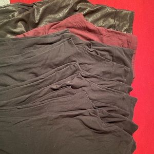 9 pairs of XL Aerie leggings.